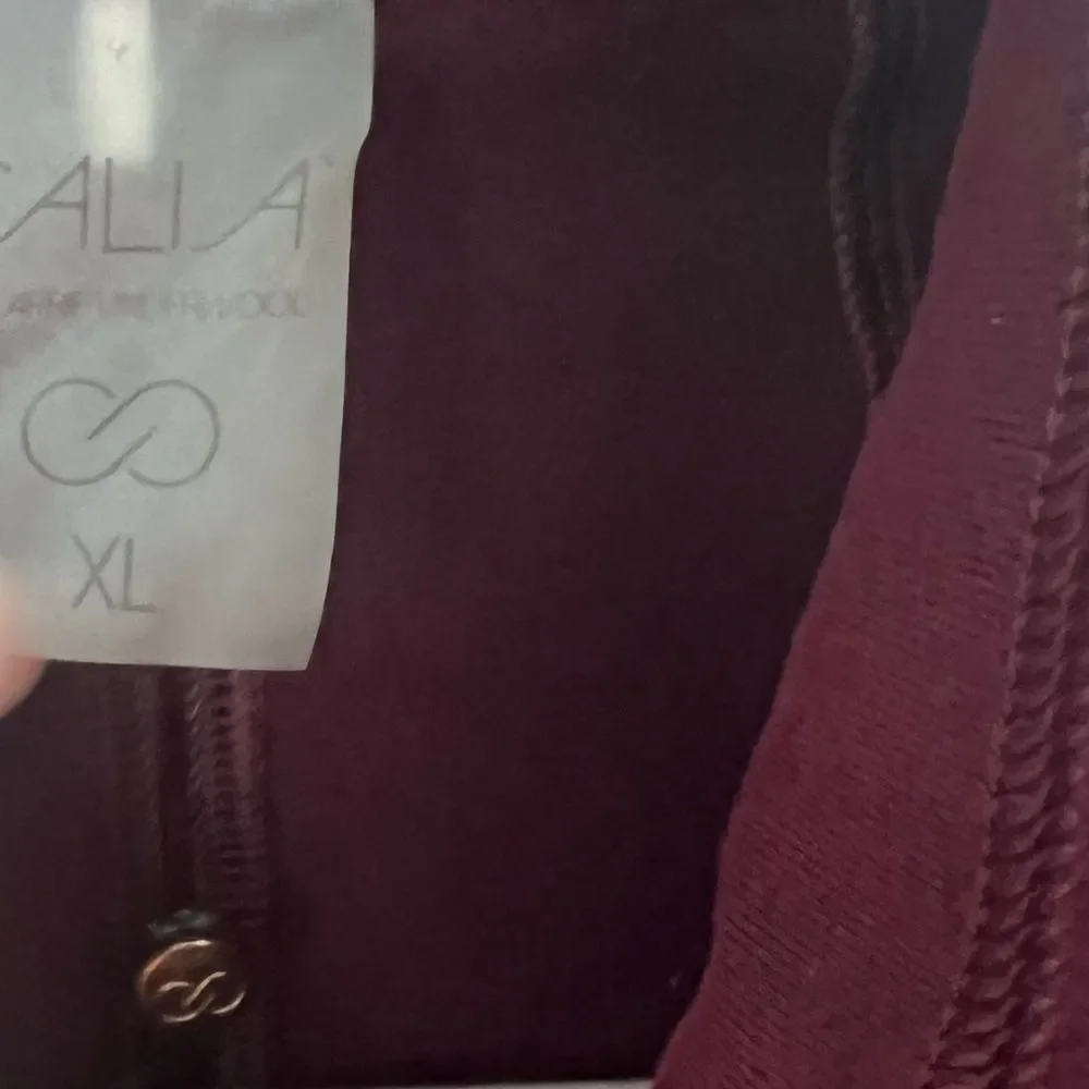 Calia by Carrie Underwood Core Fitness Jacket Crimson Trek XL Maroon
